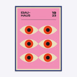 Bauhaus plakat med seks stiliserede øjne på lyserød baggrund, indrammet i blå træramme.