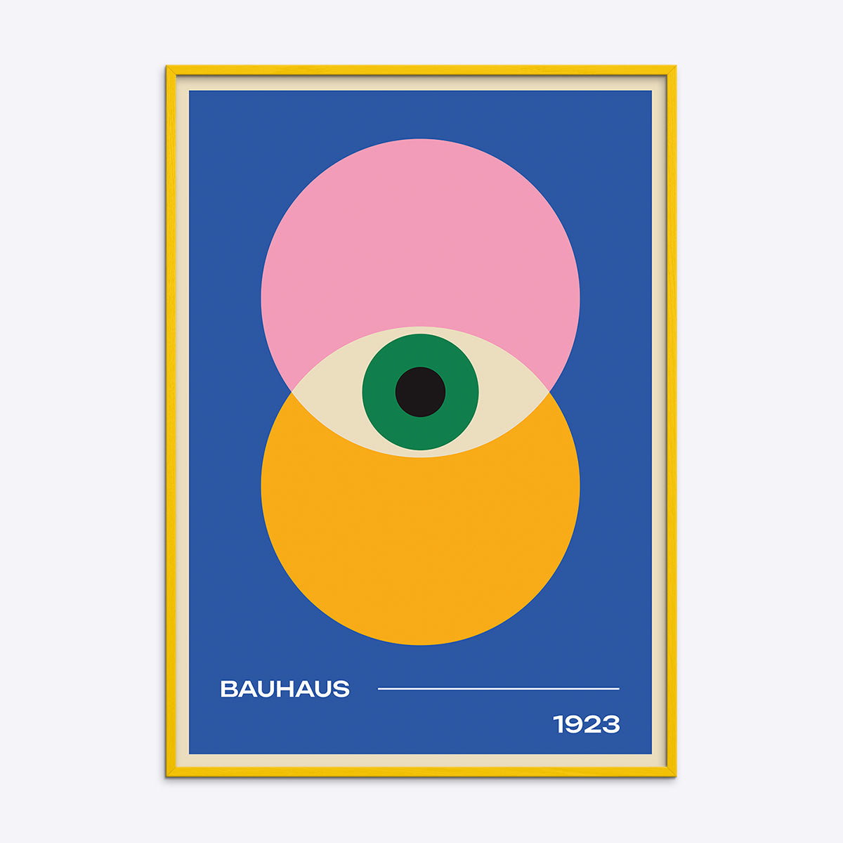 Bauhaus plakat med geometrisk design i blå, pink og gul, indrammet i en gul træramme.