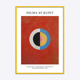 Hilma af Klint plakat med geometrisk design i gul ramme.