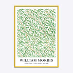 William Morris plakat med titlen "Willow Bough" i en gul træramme, viser et detaljeret grønt bladmønster.