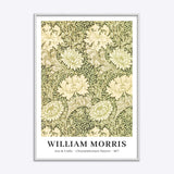 William Morris plakat med krysantemum mønster i hvid træramme.