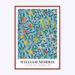 William Morris plakat med frugt- og granatæblemotiv i en rød træramme.