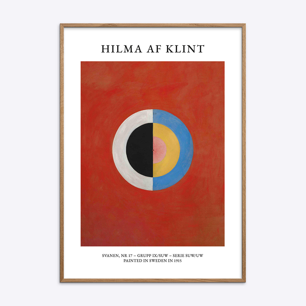 Hilma af Klint plakat med abstrakt kunstværk i rød, sort, hvid, blå og gul, indrammet i naturtræ.