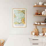 Plakat i træramme i køkken med William Morris kunstværk.