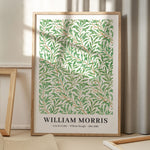 Plakat af William Morris med titlen "Willow Bough", viser et grønt bladmønster.