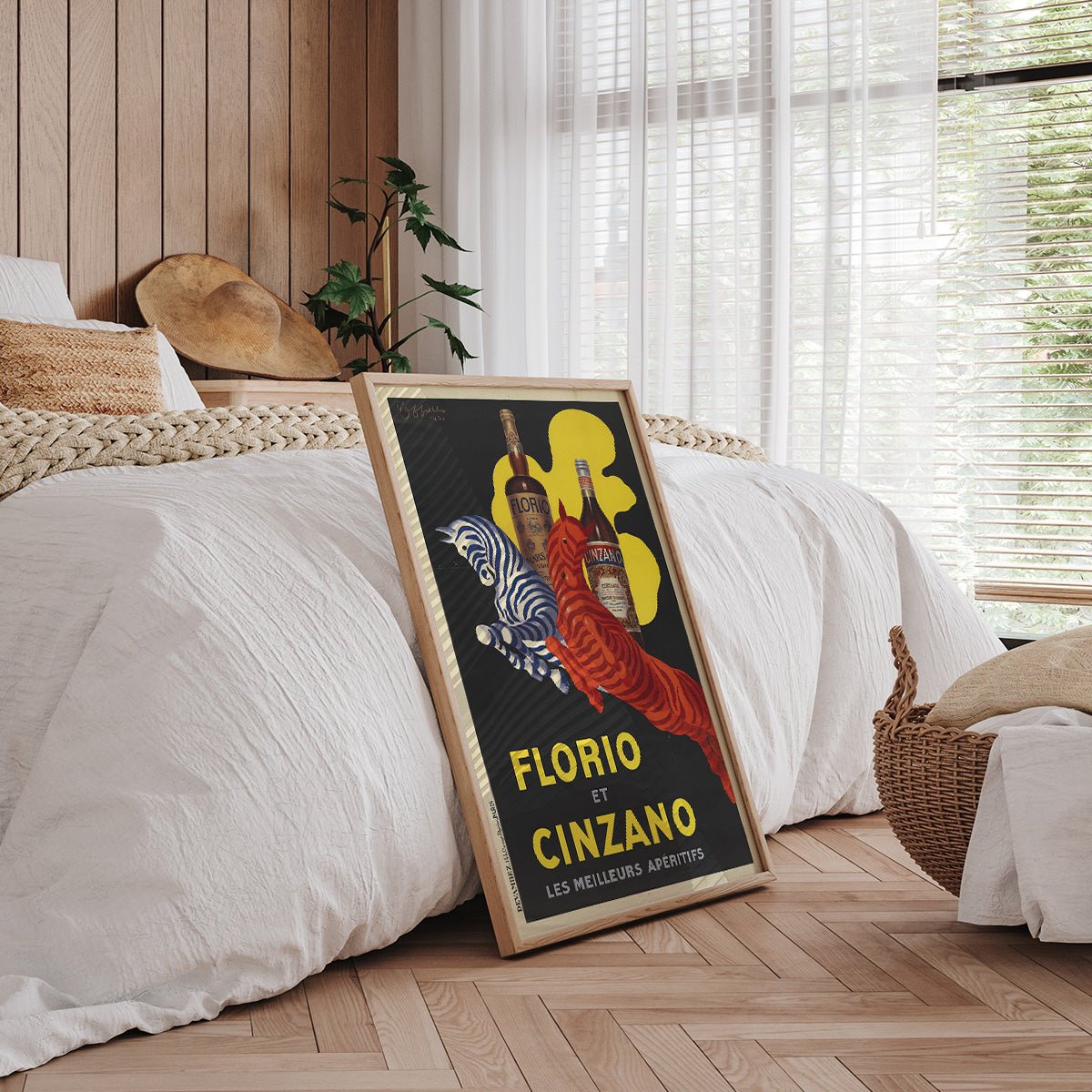 Plakat med vintage design af Leonetto Cappiello, der viser Florio og Cinzano i et farverigt soveværelse.