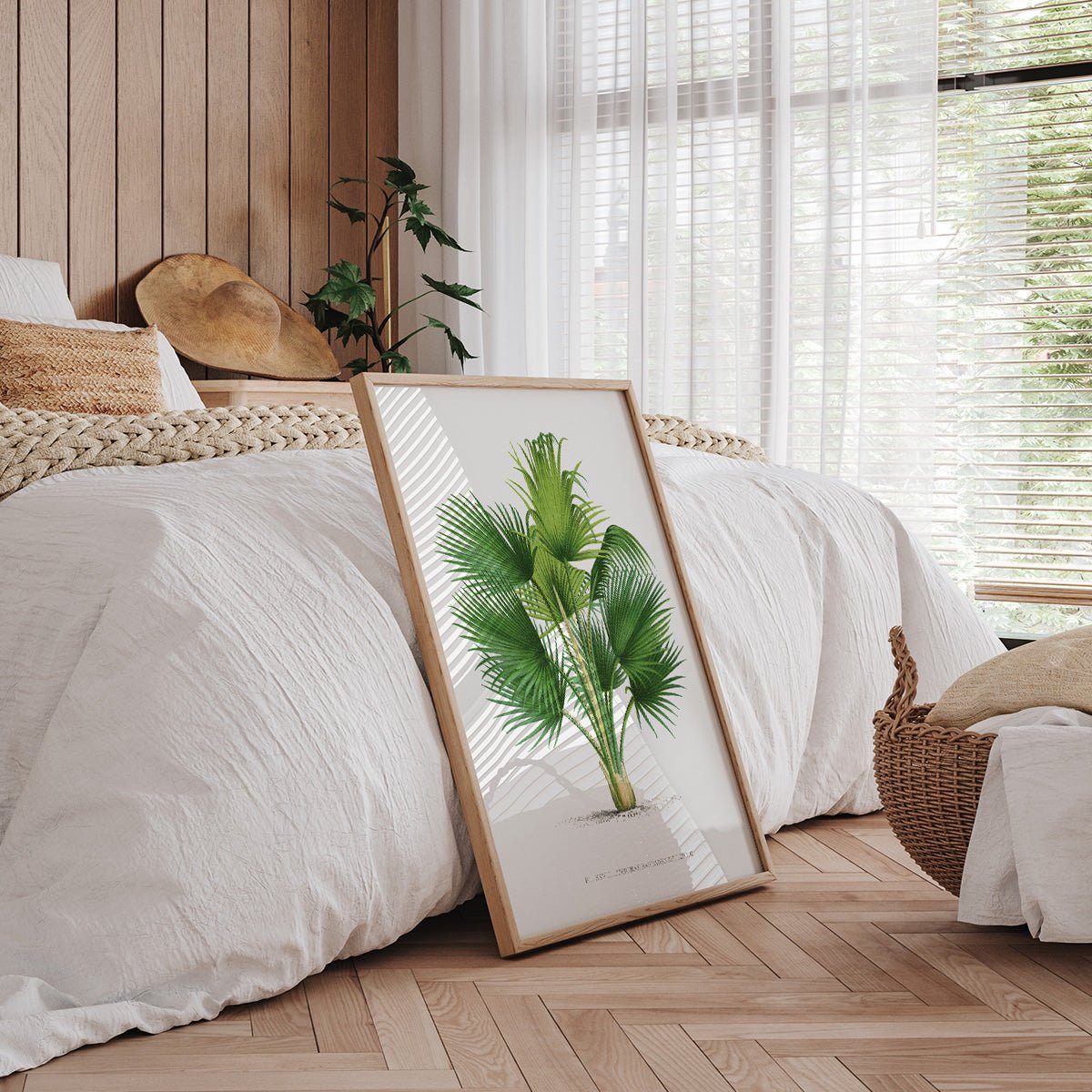 Plakat med Thrinax Barbadensis i et stilfuldt soveværelse, der fremhæver moderne indretning og tropisk atmosfære.