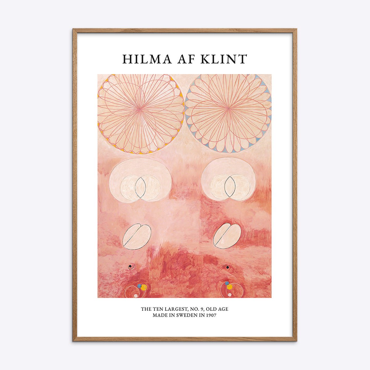 Plakat af Hilma af Klints værk "The Ten Largest, Old Age, No. 9" i naturlig træramme, farverig abstrakt kunst.