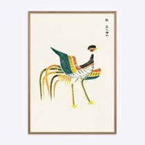 Plakat med farverig fugl i japansk stil, indrammet i naturlig træramme.