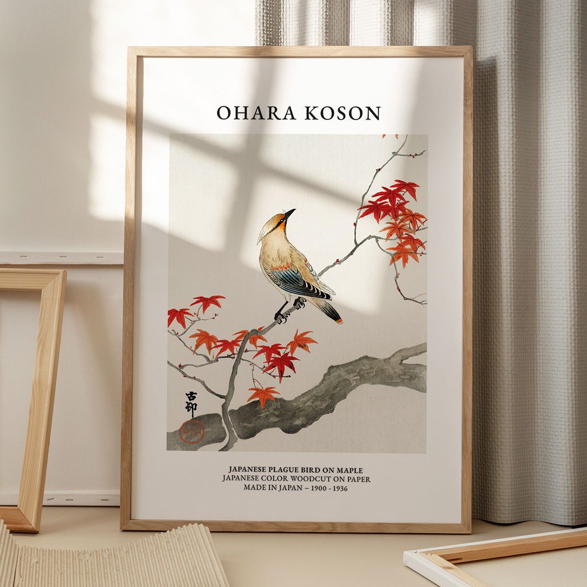 Plakat med japansk fugl på ahorntræ af Ohara Koson, elegant kunstværk til hjemmet, perfekt til indretning.