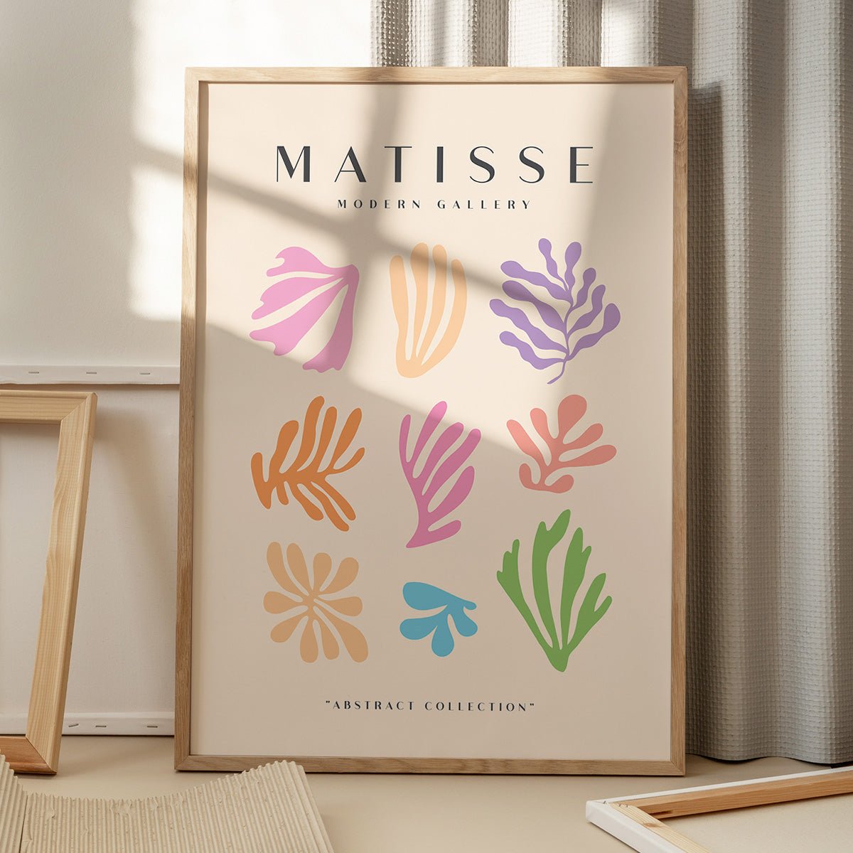 Matisse Modern Gallery plakat på gulv med skygge fra vindue