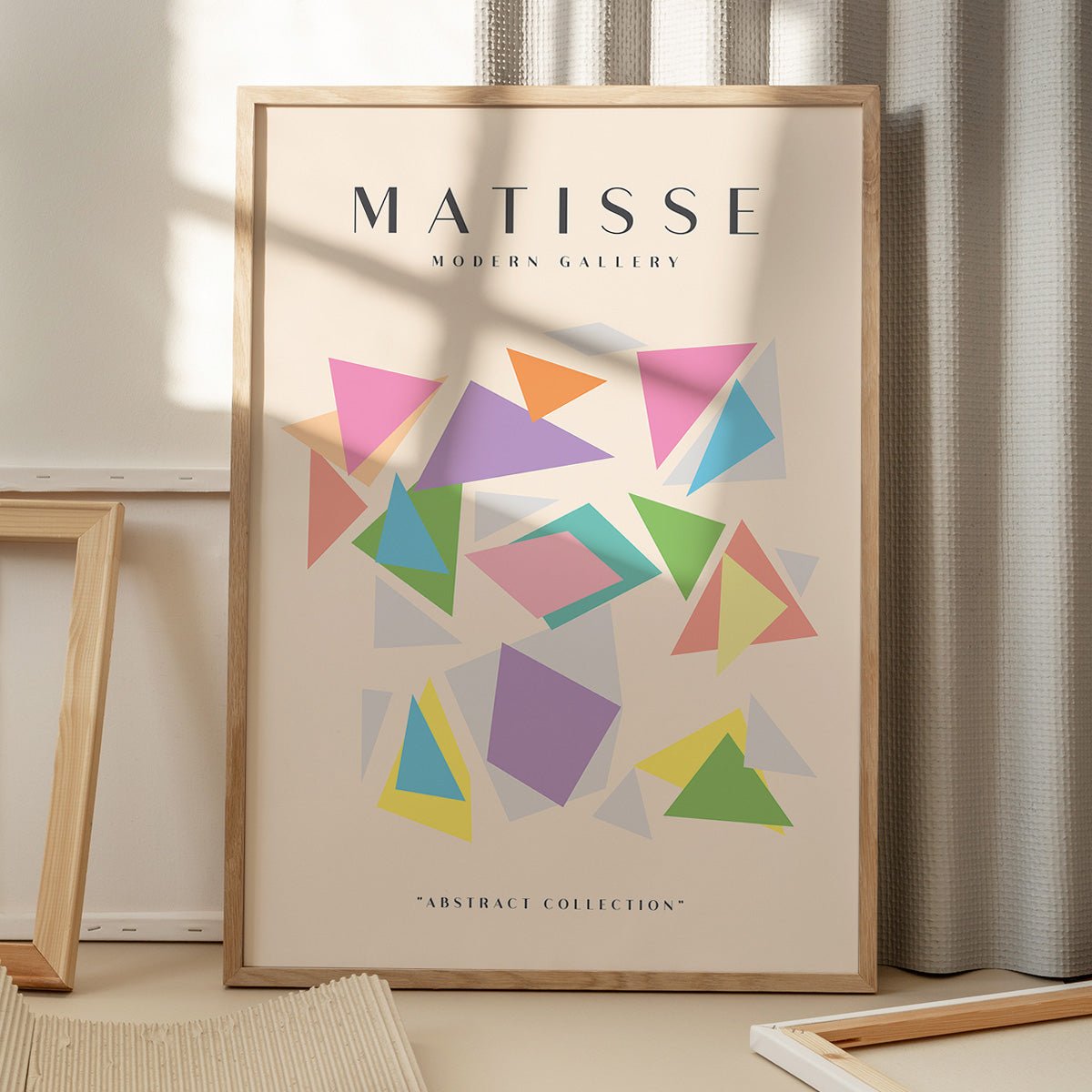 Matisse plakat på gulv med skygge fra vindue, moderne kunstdesign, perfekt til gallerivæg eller stueindretning.
