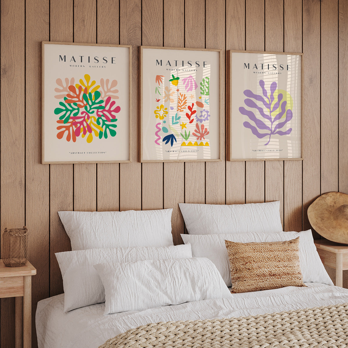3 Matisse Modern Gallery plakater på trævæg i soveværelse